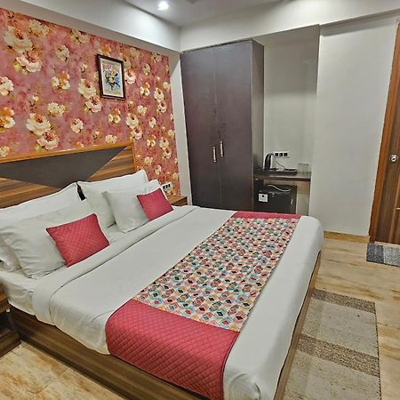 Hotel Linda Suites Near International Airport By La Casa New Delhi Buitenkant foto