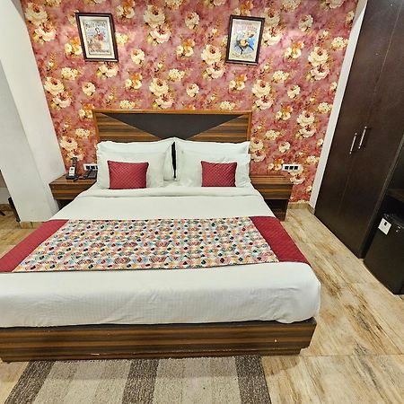 Hotel Linda Suites Near International Airport By La Casa New Delhi Buitenkant foto